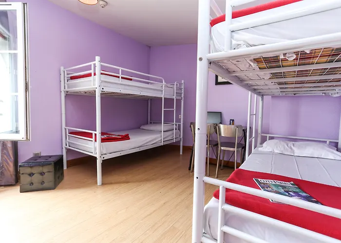 Le Village Montmartre