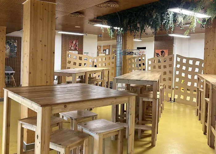 Auberge De Jeunesse Hi Paris Yves Robert