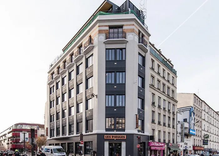 People Paris BellevilleHostel